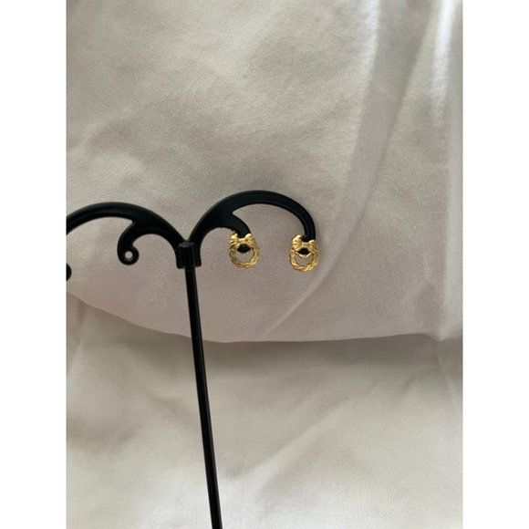 Vintage Gold Tone Wreath Earrings - Picture 7 of 9